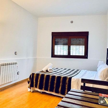 Apartamento Completo Para 8 Personas A 5 Minutos Del Aeropuerto E Ifema Appartement Madrid Buitenkant foto