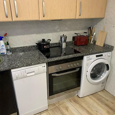 Apartamento Completo Para 8 Personas A 5 Minutos Del Aeropuerto E Ifema Appartement Madrid Buitenkant foto